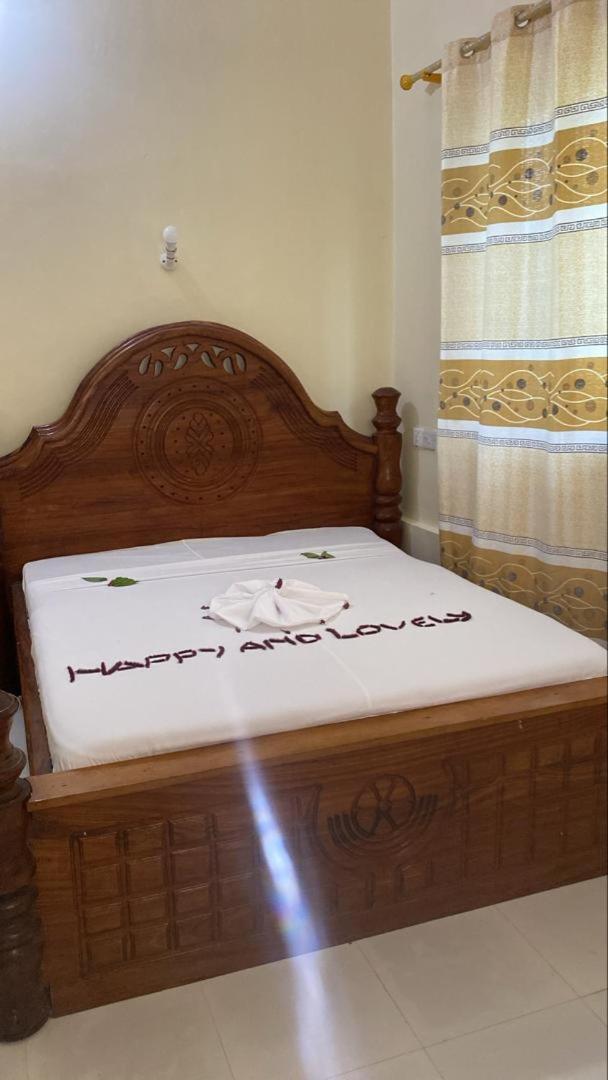 Bed and Breakfast Falcon House Kendwa Pokoj fotografie
