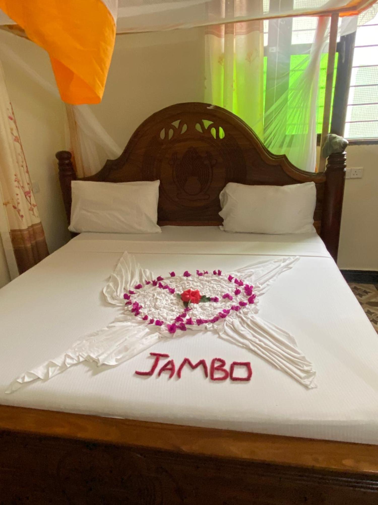 Bed and Breakfast Falcon House Kendwa Exteriér fotografie